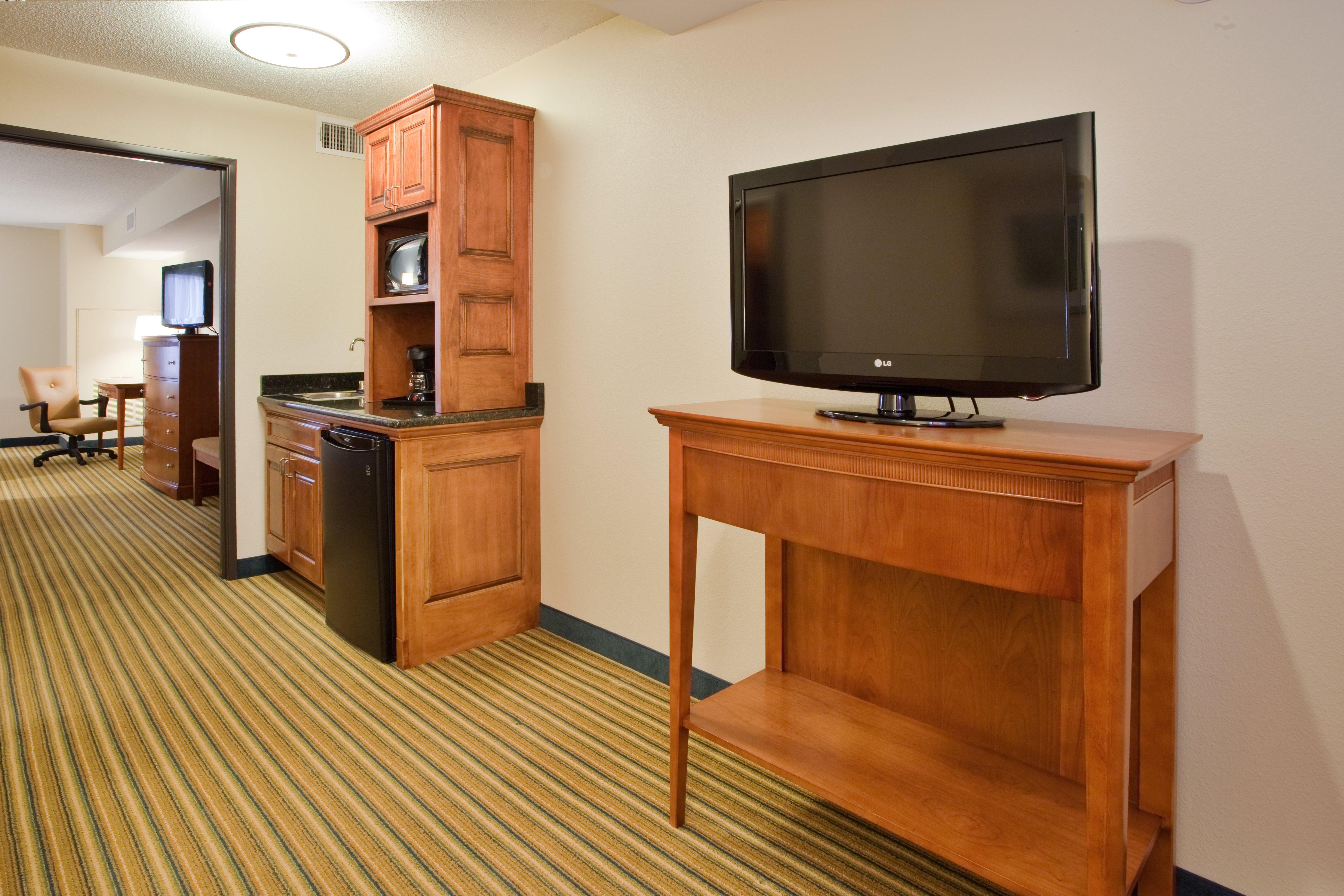 Holiday Inn Express Hotel & Suites Fredericksburg By Ihg Bagian luar foto