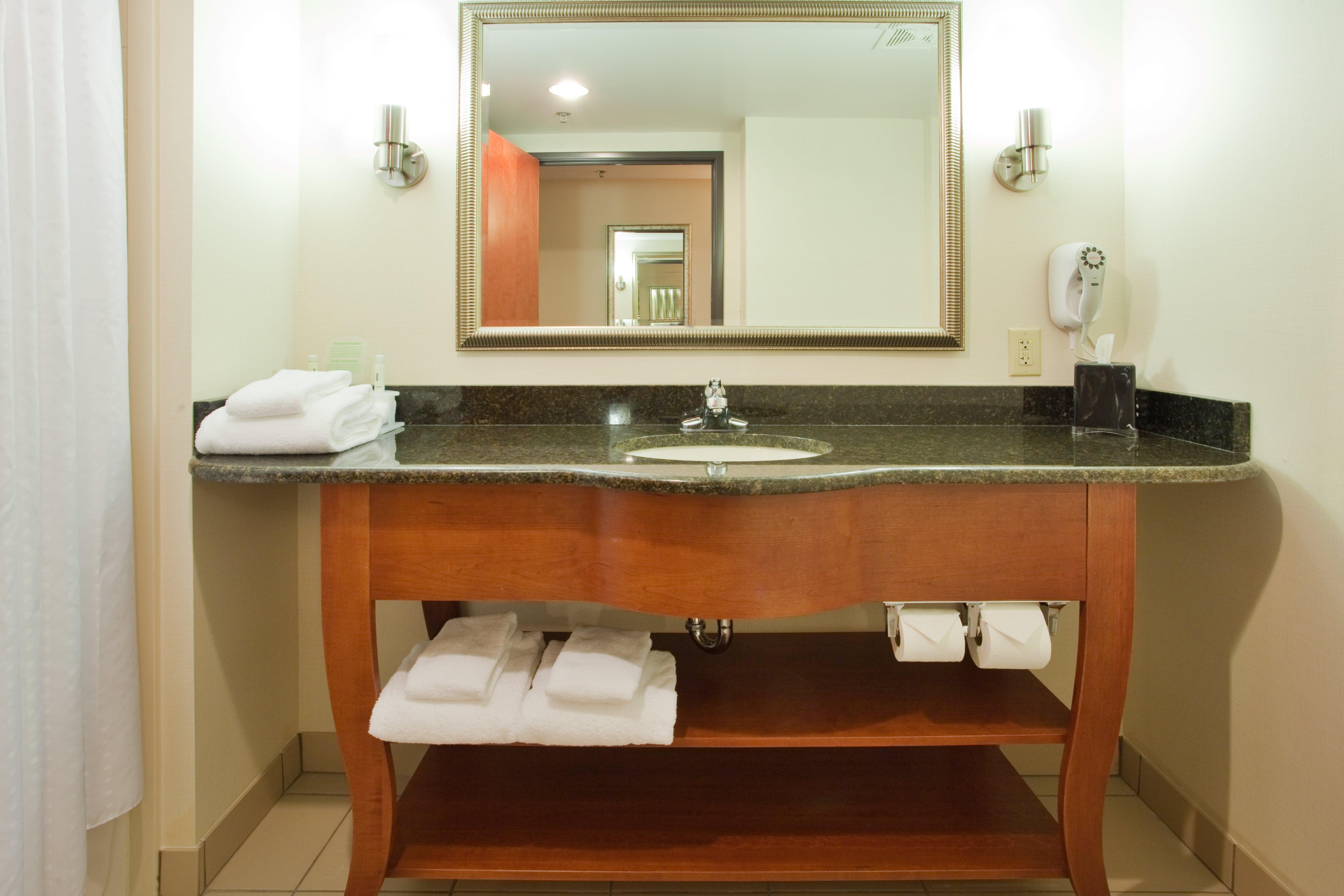 Holiday Inn Express Hotel & Suites Fredericksburg By Ihg Bagian luar foto