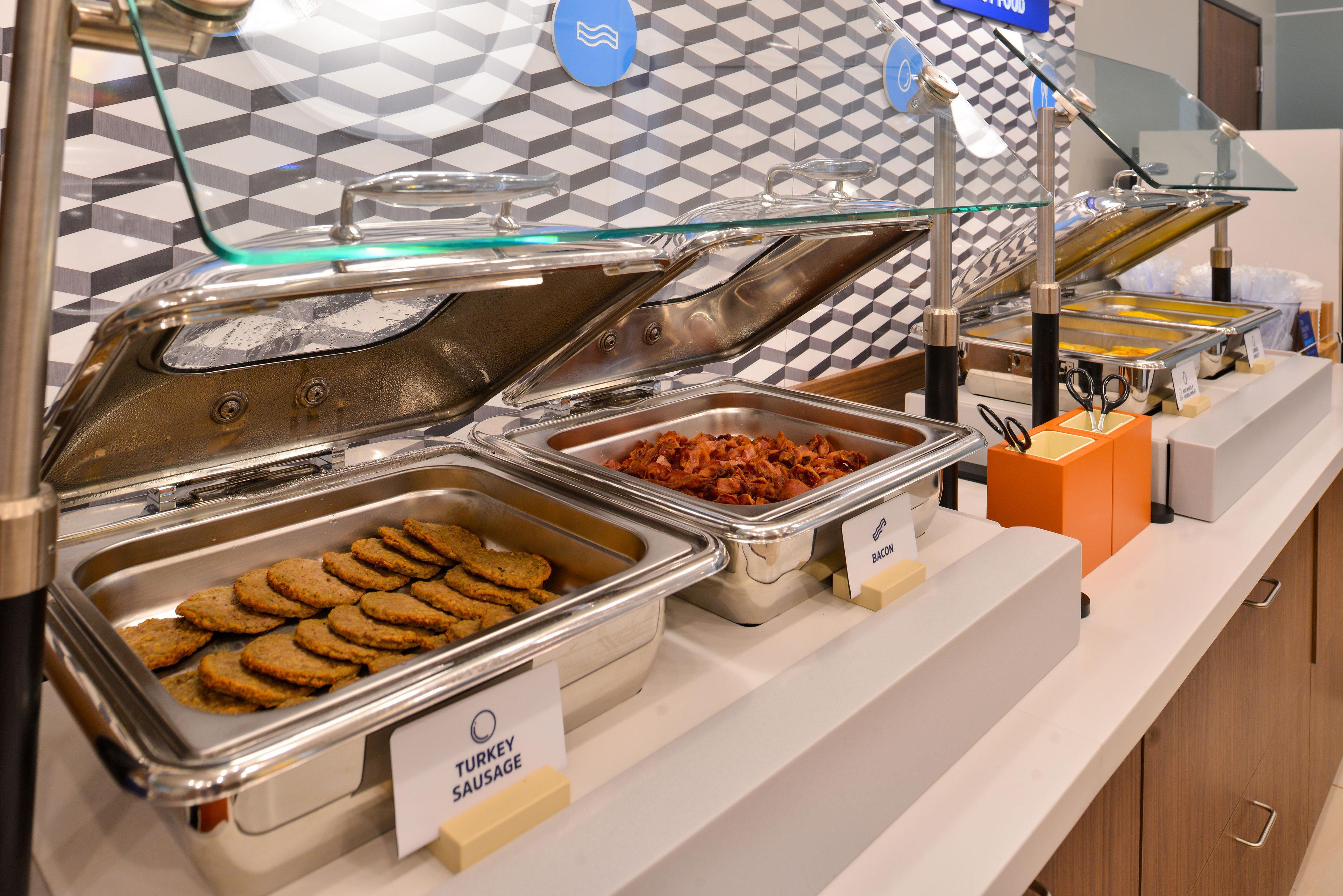 Holiday Inn Express Hotel & Suites Fredericksburg By Ihg Bagian luar foto