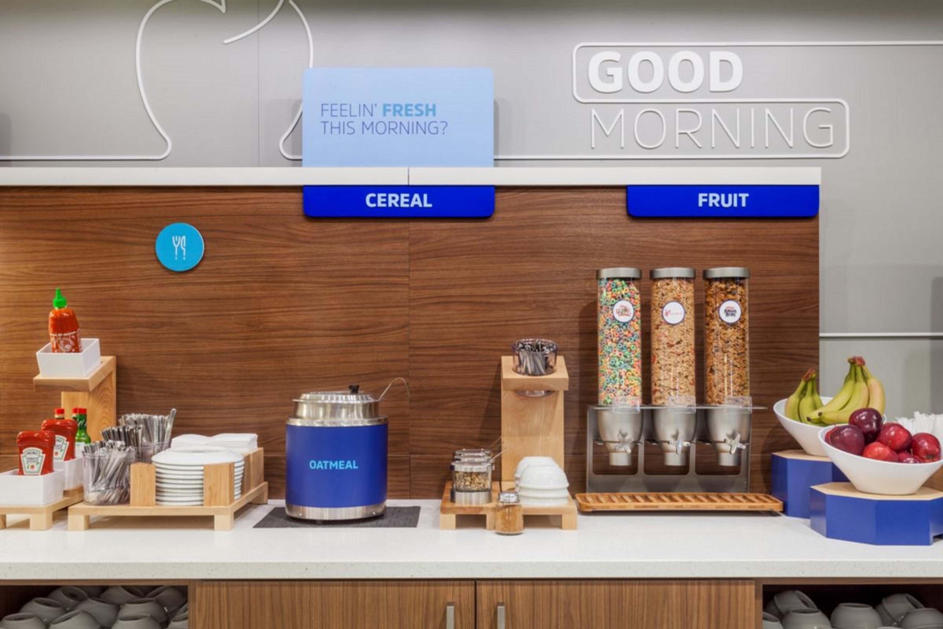 Holiday Inn Express Hotel & Suites Fredericksburg By Ihg Bagian luar foto