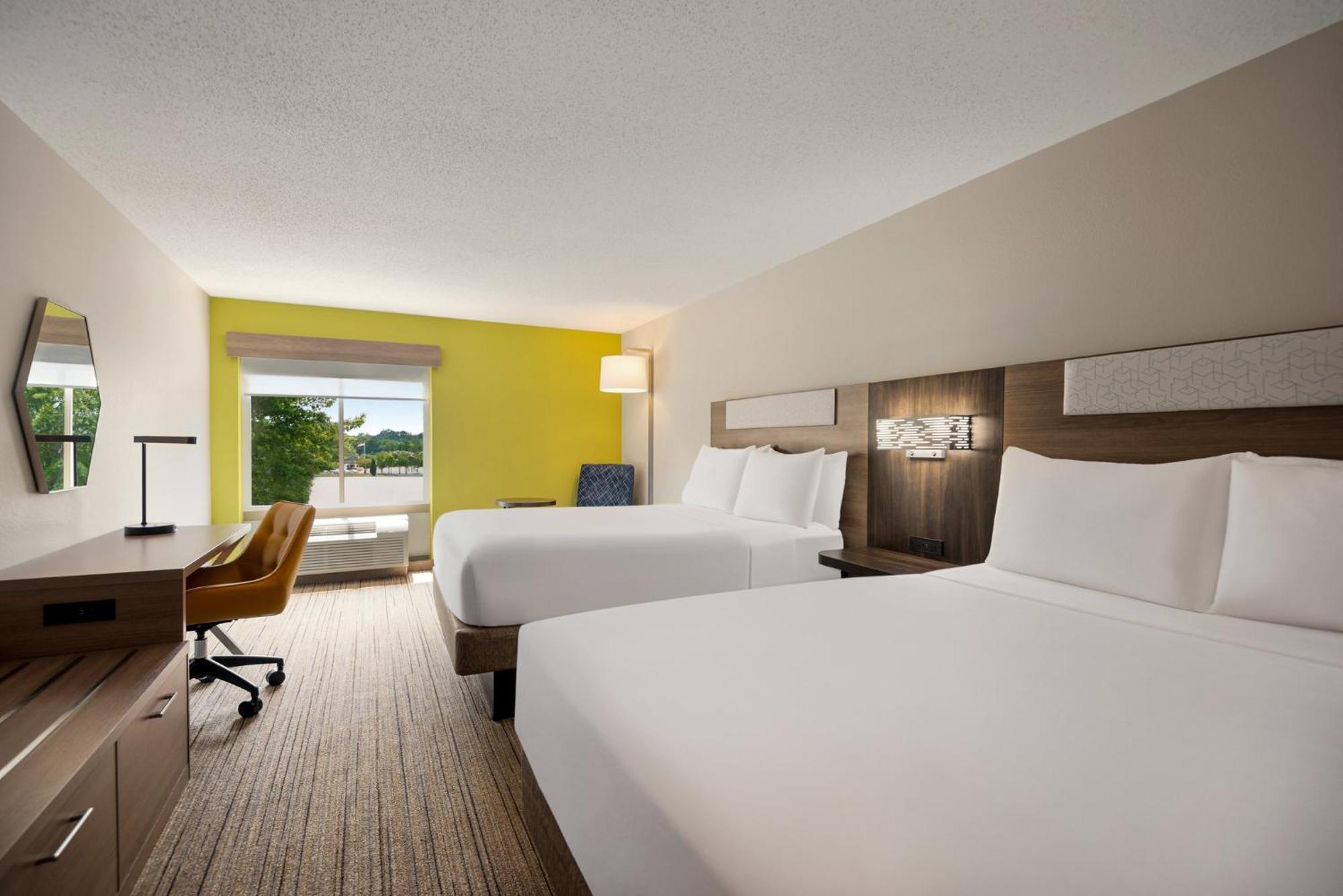 Holiday Inn Express Hotel & Suites Fredericksburg By Ihg Bagian luar foto