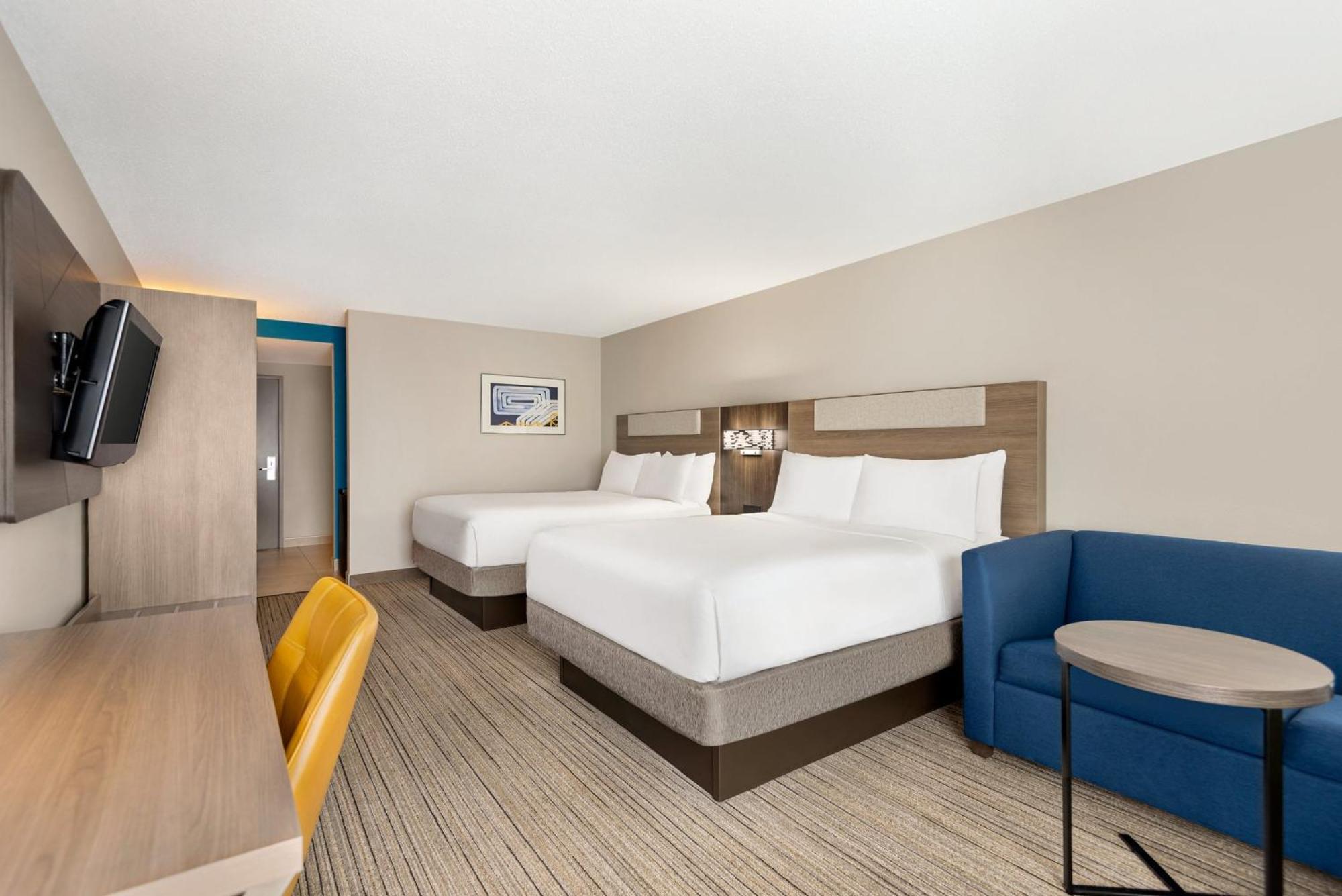 Holiday Inn Express Hotel & Suites Fredericksburg By Ihg Bagian luar foto